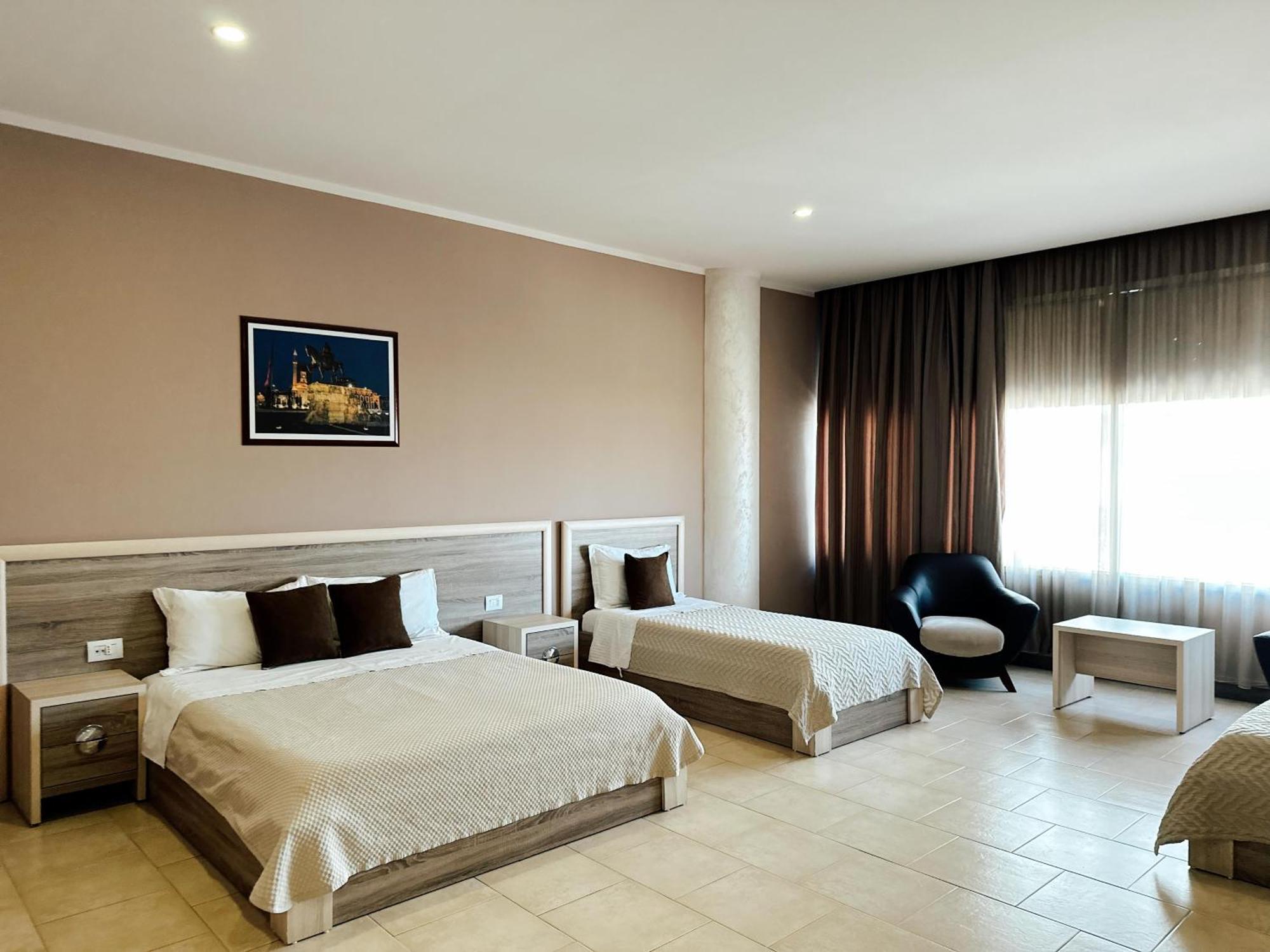 Hotel Terminal Tirana Bregu i Lumit Exterior photo