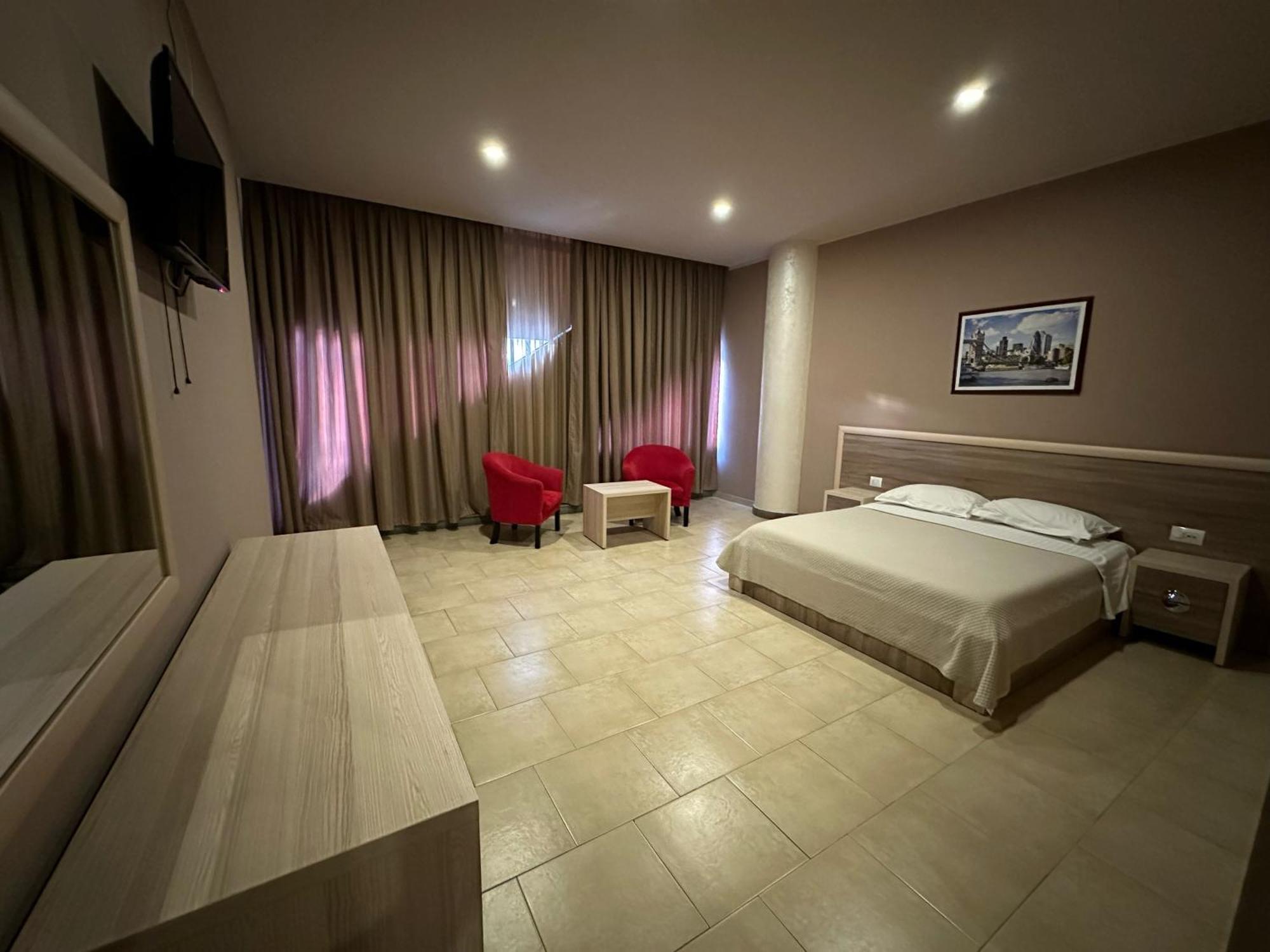 Hotel Terminal Tirana Bregu i Lumit Exterior photo